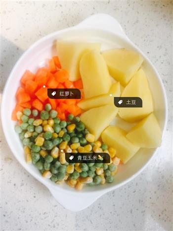 土豆泥蔬菜鸡蛋沙拉的做法步骤1