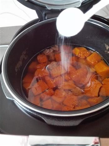 南瓜牛肉汤的做法步骤7