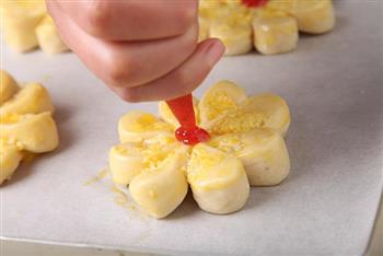 魅力十足的椰蓉花朵面包的做法步骤12