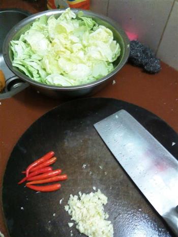 酸辣手撕包菜的做法步骤1