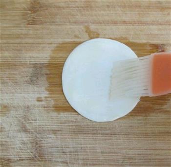 饺子皮版葱油饼的做法步骤2