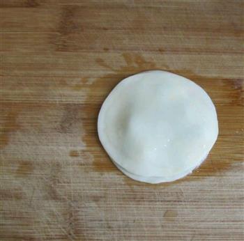 饺子皮版葱油饼的做法图解5