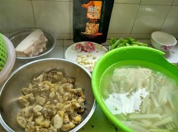 干锅鸡的家常做法的做法步骤1