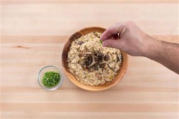 轻食-牛肝菌与混合菌菇意大利调味饭的做法步骤6