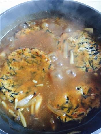 羊栖菜豆腐鸡肉汉堡肉配洋葱蘑菇咖喱汁的做法步骤13