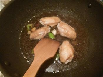 香菇鸡翅配土豆条的做法步骤4