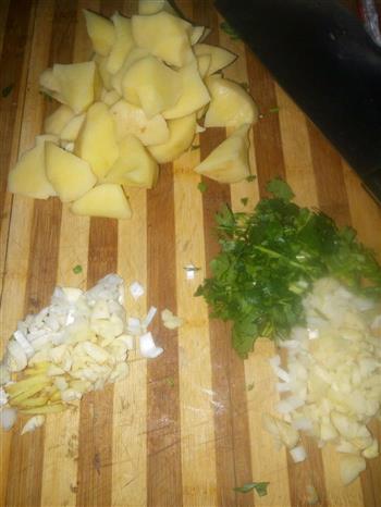 红烧鸡翅土豆的做法步骤3