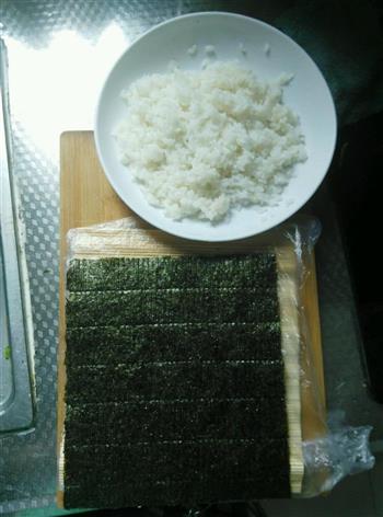 肉松寿司的做法步骤1