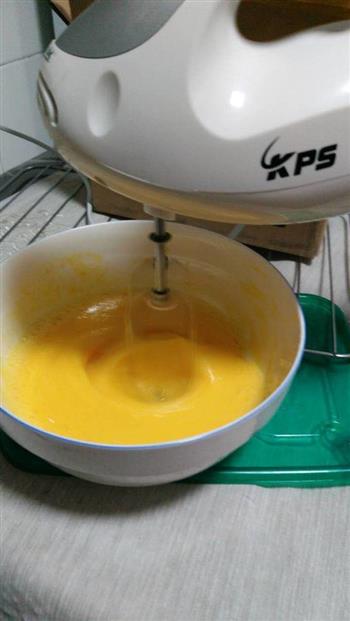 香橙全蛋海绵杯子蛋糕的做法步骤5