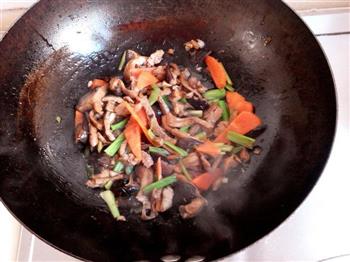 香菇炒肉的做法步骤10
