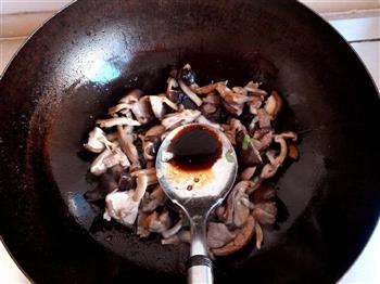 香菇炒肉的做法步骤7