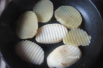 土豆仙贝的做法步骤3