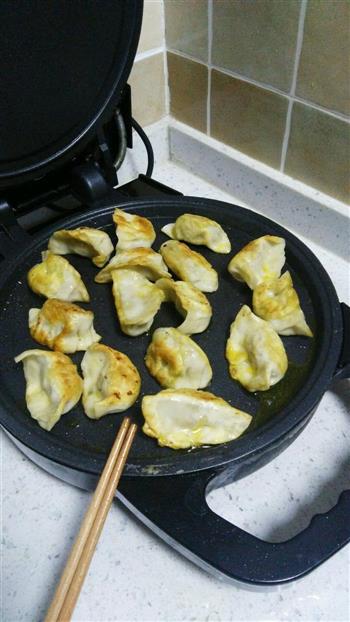 煎饺子的做法_煎饺子的家常做法_煎饺子怎么做好吃_大