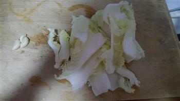 清炒白菜-29大卡／百克的减肥排毒菜的做法图解1