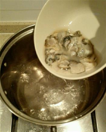牡蛎鱼干豆腐汤的做法图解2