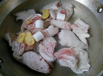 红焖猪蹄-电饭锅焖出的惊艳美味的做法步骤2