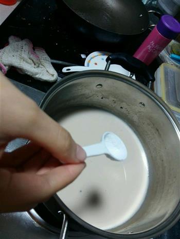 梁家妇女-新疆奶茶的做法步骤5