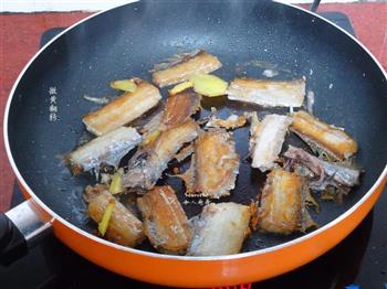 黑胡椒酱香带鱼的做法步骤5