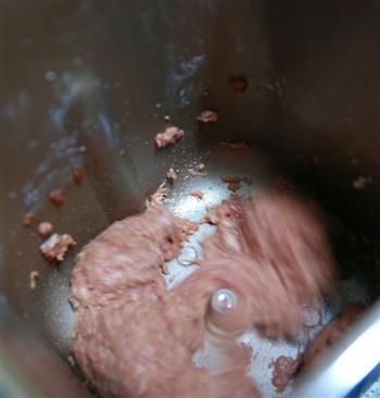 鲜嫩多汁的牛肉洋葱包子的做法步骤6