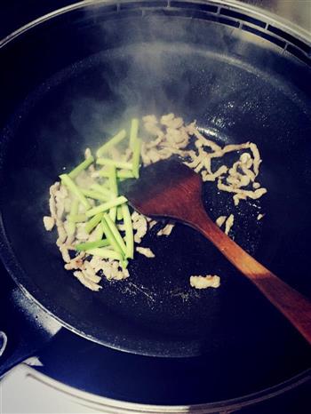 家常蒜苔炒肉丝的做法步骤2