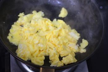蒜薹炒鸡蛋的做法步骤4