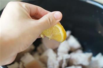 清爽柠檬红烧肉的做法图解3
