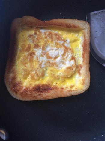 鸡蛋火腿三明治的做法步骤5