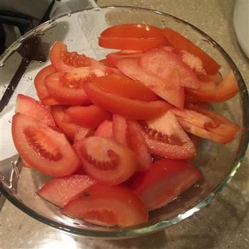 胡萝卜番茄牛腩汤煲的做法步骤2
