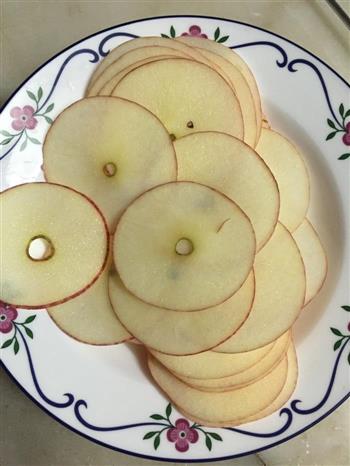 40分钟烤苹果脆片的做法步骤1