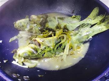 酸菜香焖黄颡鱼的做法步骤8