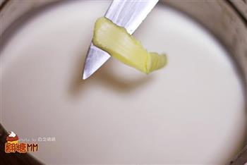 金黄脆皮炸鲜奶的做法图解4