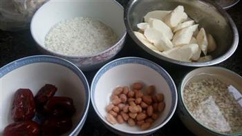 红枣山药薏米粥的做法图解1