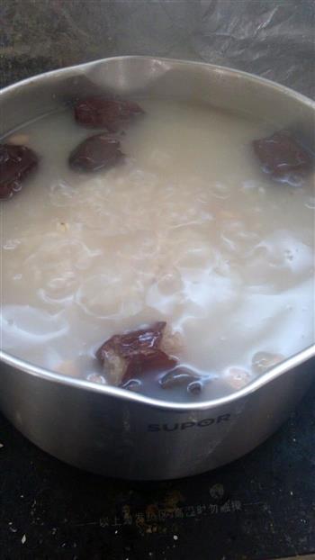 红枣山药薏米粥的做法图解2