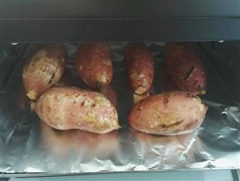 烤箱烤红薯的做法步骤3