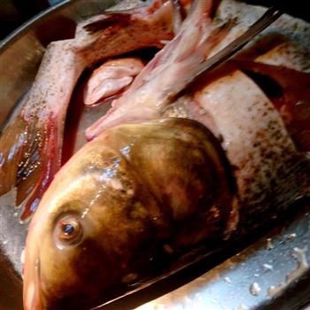 铁锅炖鱼的做法步骤2