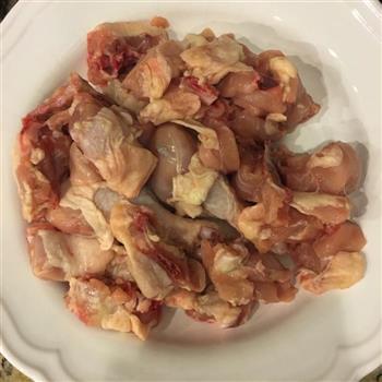 东北菜-小鸡炖蘑菇的做法图解2