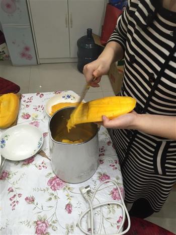 芒果汁的做法步骤1