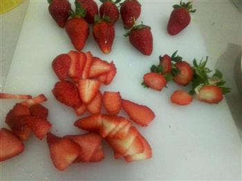 草莓生日蛋糕的做法步骤3