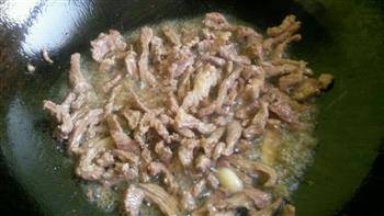 牛肉炒米粉的做法步骤5