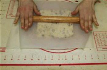 用棉花糖制作超级好吃的杏仁蔓越莓牛轧糖的做法步骤7