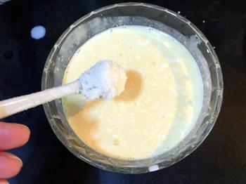 奶香浓郁的葡式蛋挞的做法步骤3