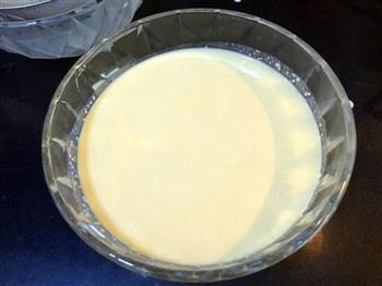 奶香浓郁的葡式蛋挞的做法步骤6