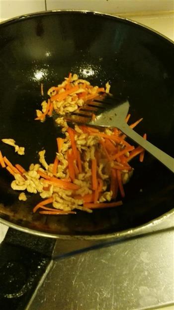 杏鲍菇炒肉丝的做法步骤3