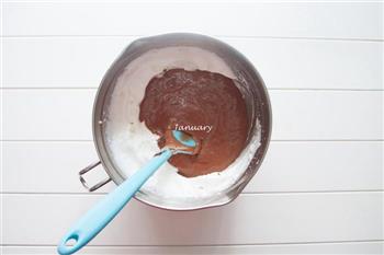 巧克力戚风蛋糕的做法步骤9