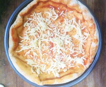 培根小火腿蔬果披萨的做法步骤5