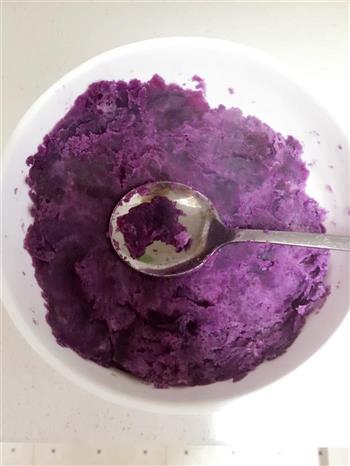 紫薯玫瑰花馒头的做法步骤3