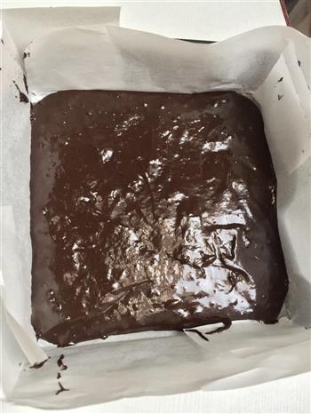 情人节-蛋白脆顶榛果巧克力蛋糕的做法步骤7