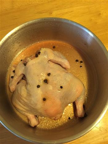 野菌酒香烤全鸡的做法步骤1