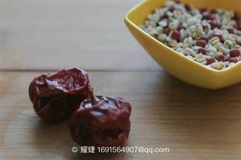祛湿的红豆薏米水的做法图解1
