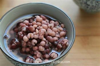 祛湿的红豆薏米水的做法图解3